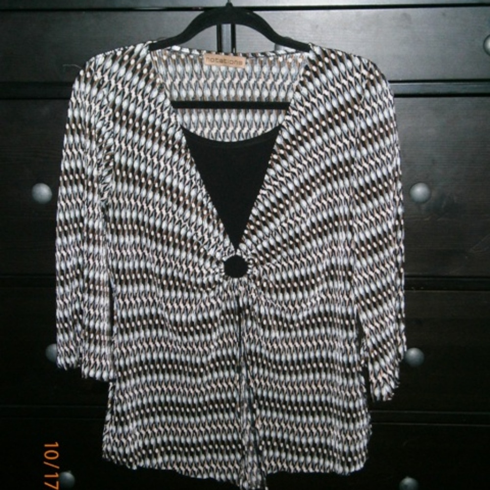 Notations 3/4 Flare Sleeve Blouse